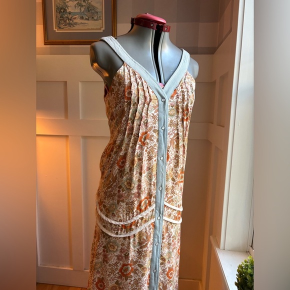 DAVI & DANI Floral Maxi Dress with Button Detail Size Small - Picture 3 of 9